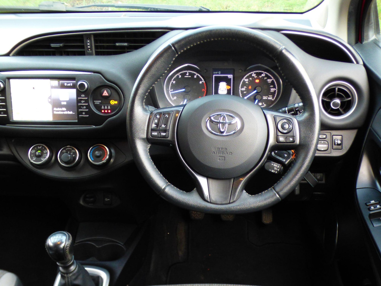 Used Toyota Yaris 2020 for sale - 77654095: Photo 35