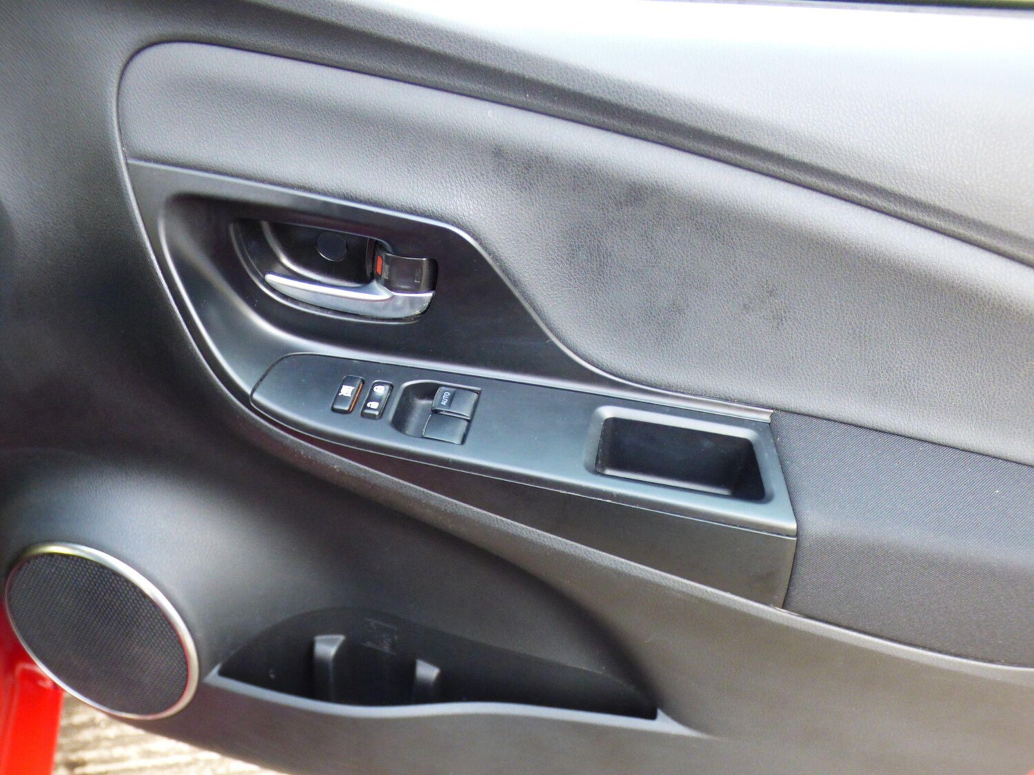 Used Toyota Yaris 2020 for sale - 77654095: Photo 37