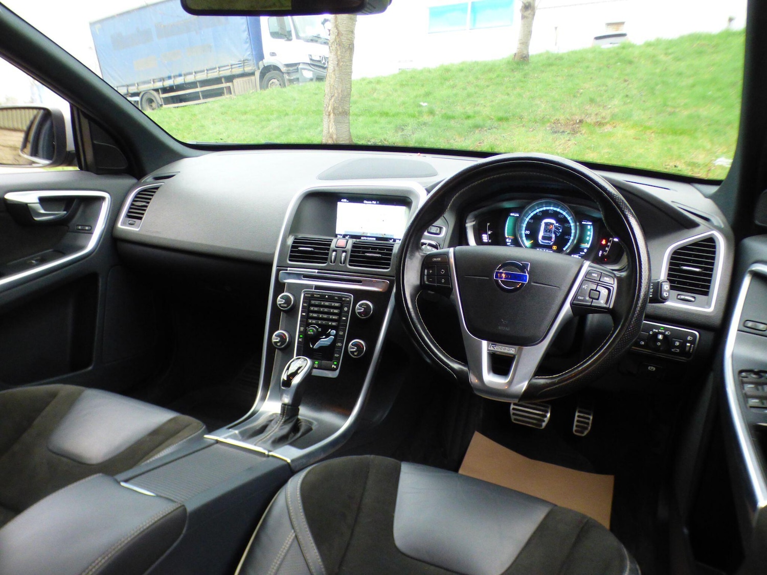 Used Volvo XC60 2015 for sale - 78084027: Photo 10