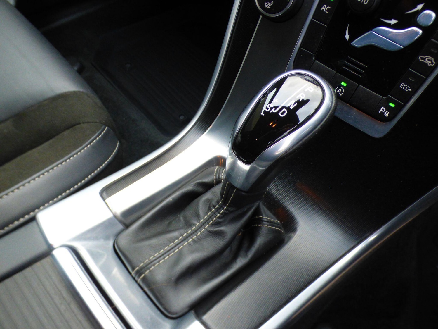 Used Volvo XC60 2015 for sale - 78084027: Photo 26