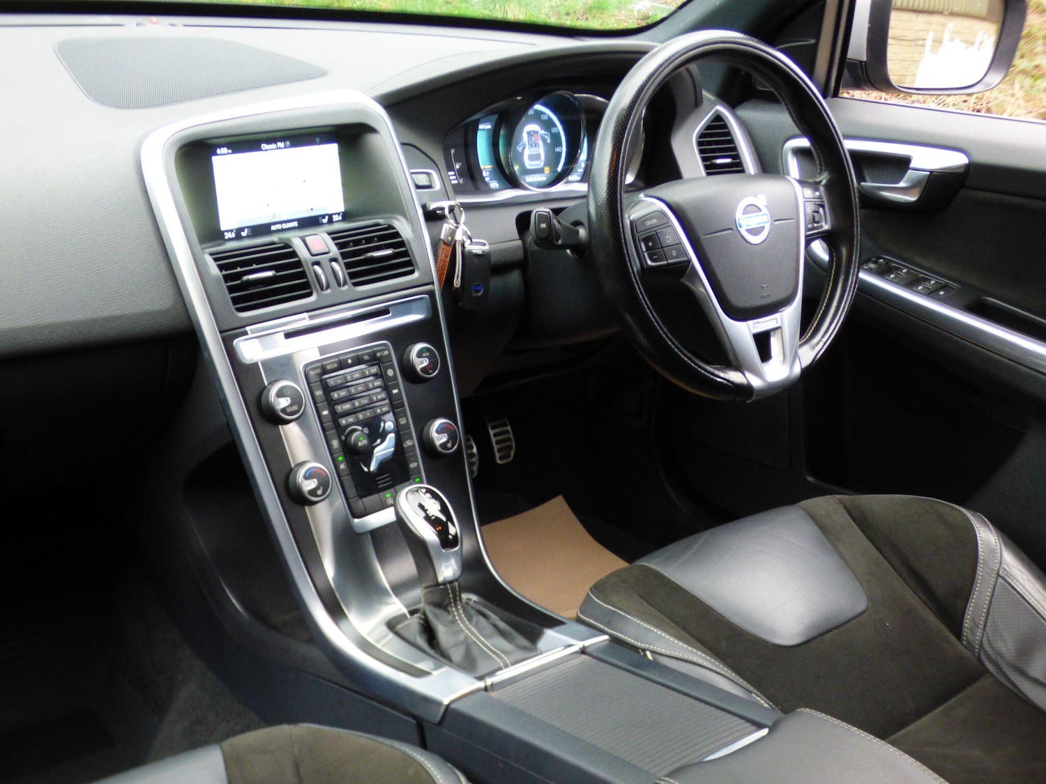 Used Volvo XC60 2015 for sale - 78084027: Photo 3