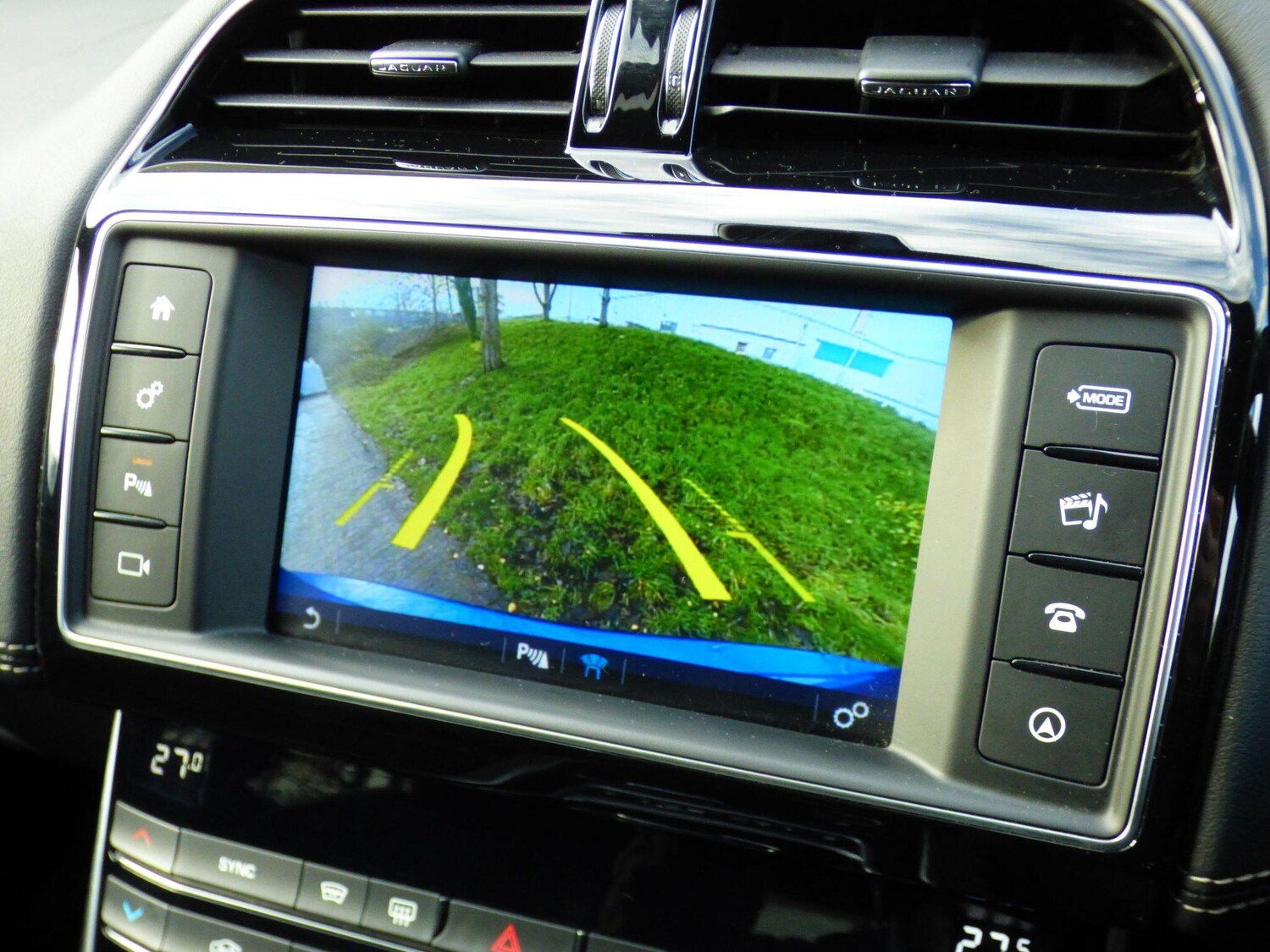 Used Jaguar XE 2018 for sale - 77899033: Photo 10