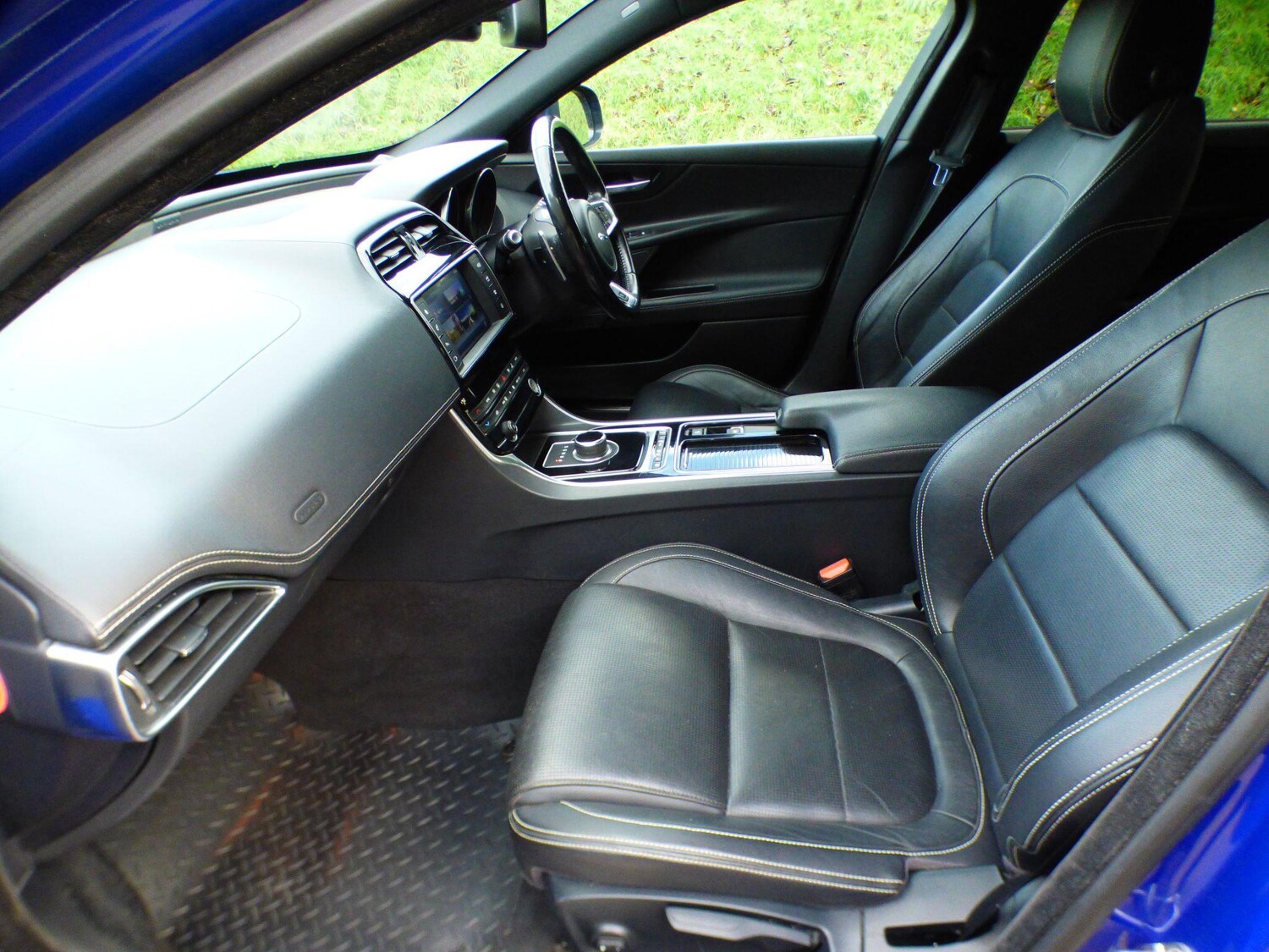 Used Jaguar XE 2018 for sale - 77899033: Photo 27