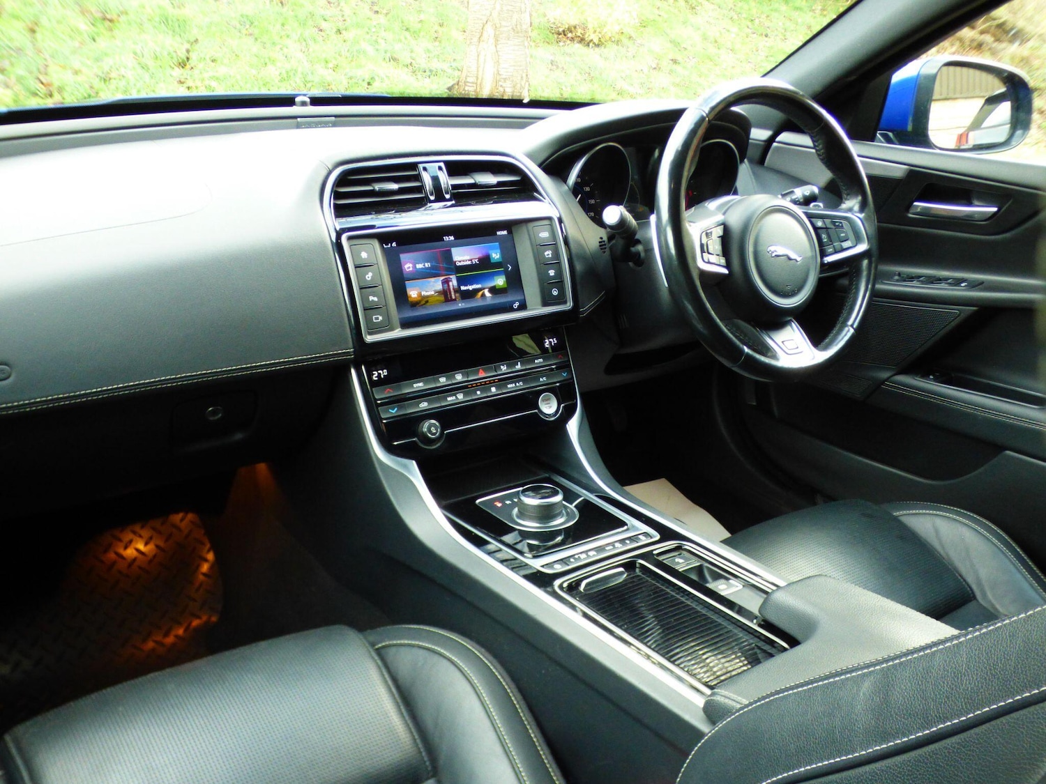 Used Jaguar XE 2018 for sale - 77899033: Photo 3