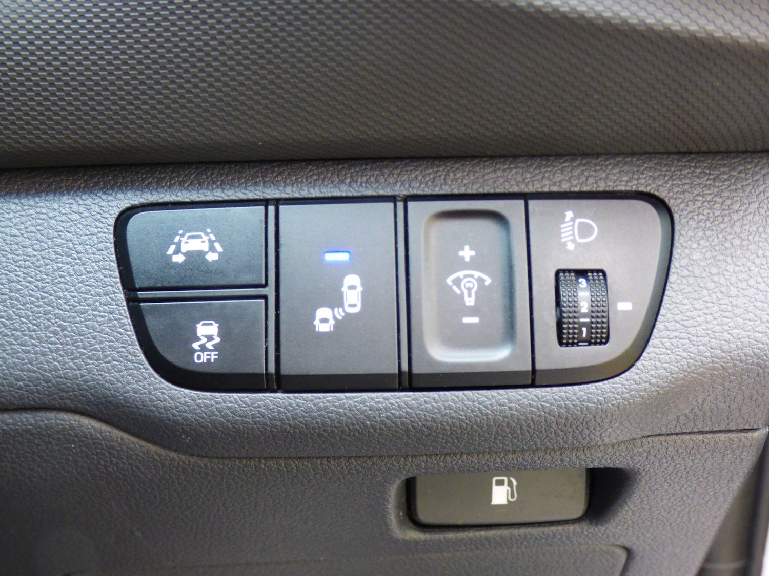 Used Hyundai IONIQ 2017 for sale - 76937647: Photo 28