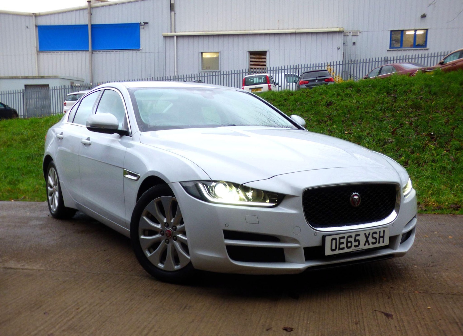 Used Jaguar XE 2016 for sale - 76896413: Photo 1