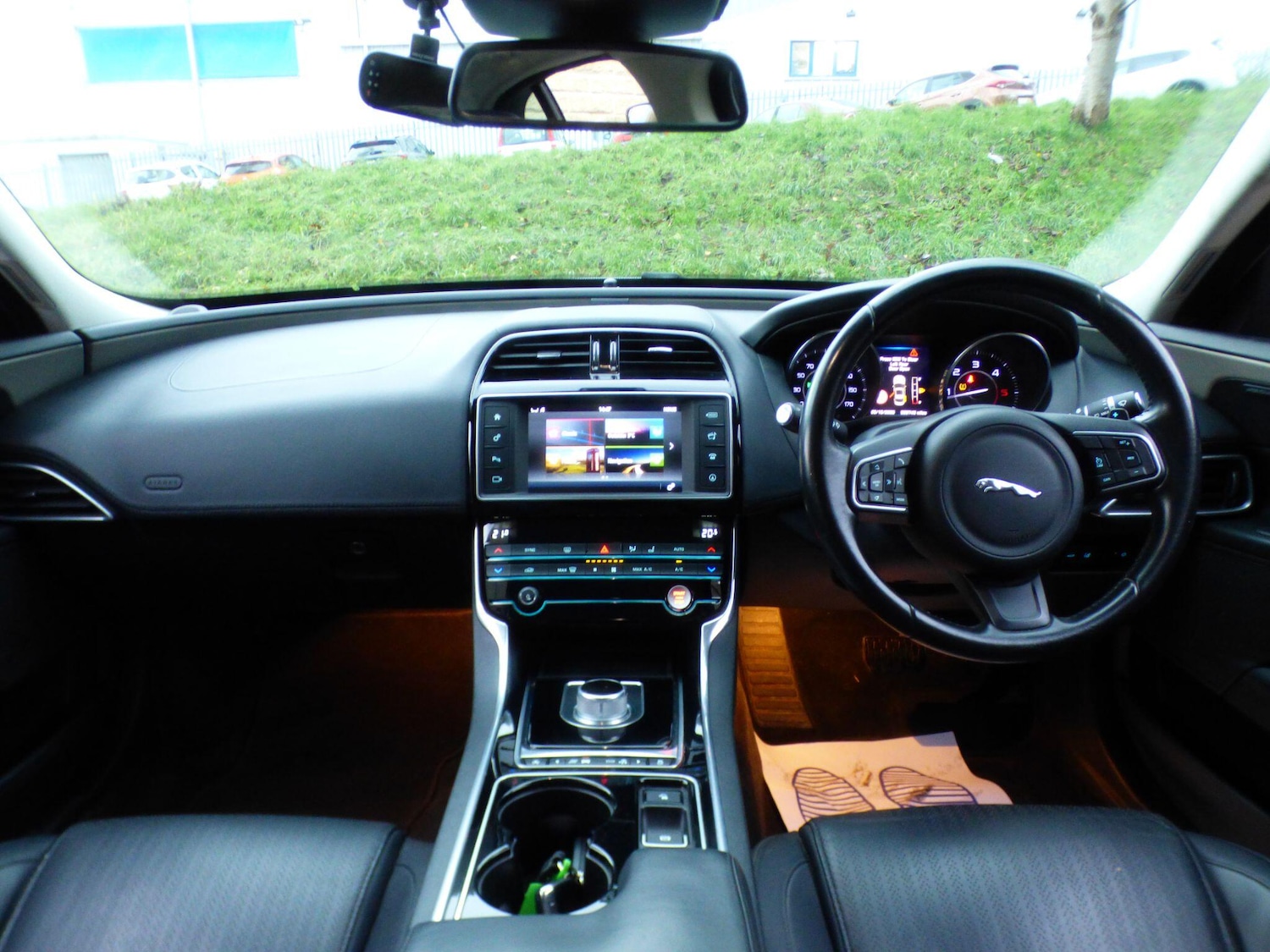 Used Jaguar XE 2016 for sale - 76896413: Photo 27