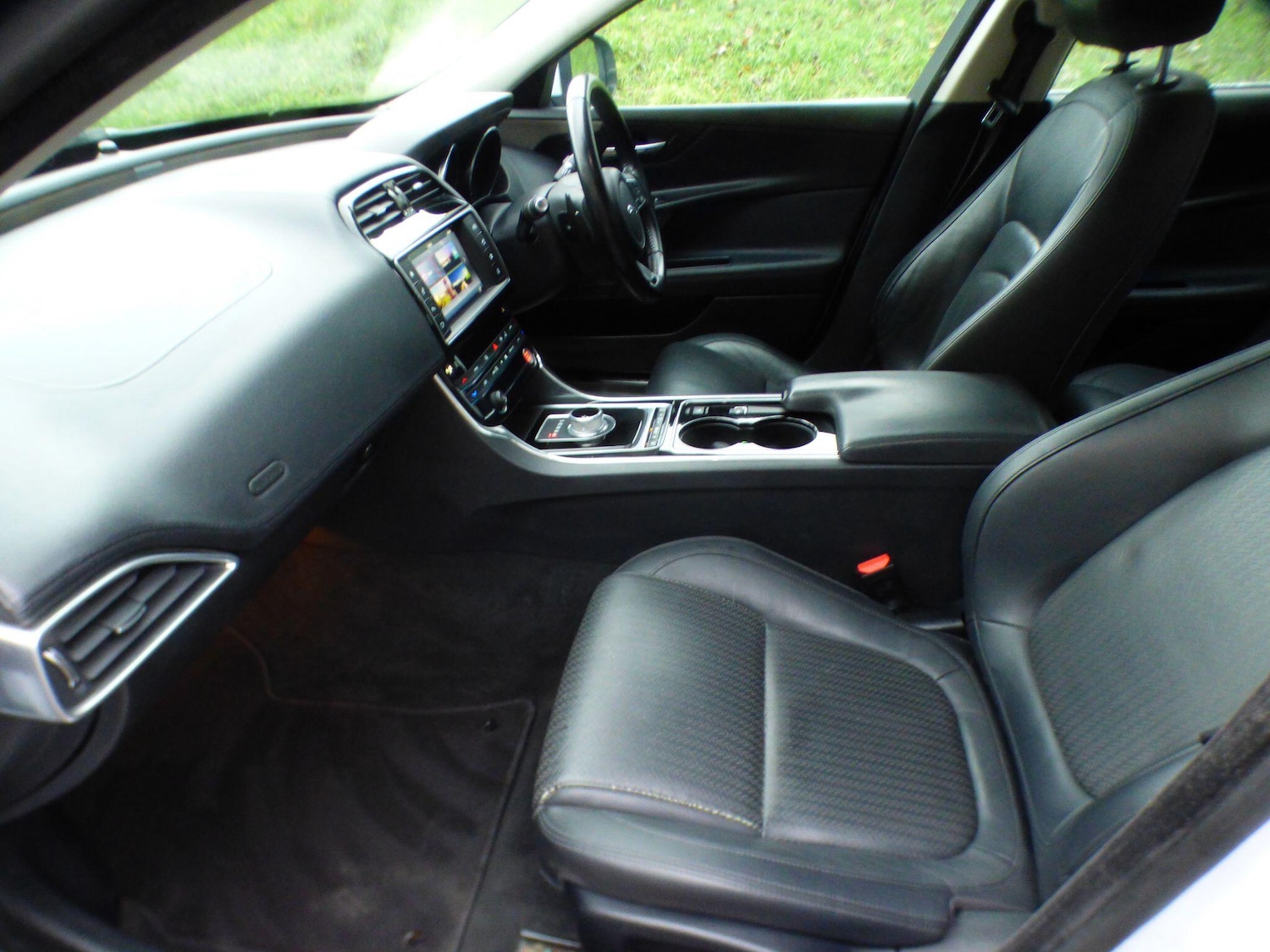 Used Jaguar XE 2016 for sale - 76896413: Photo 33