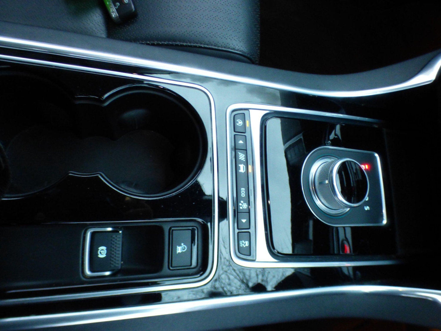 Used Jaguar XE 2016 for sale - 76896413: Photo 37