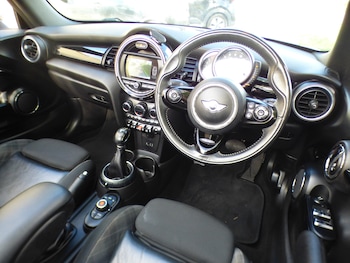 Used MINI Convertible 2016 for sale - 76030255: Photo