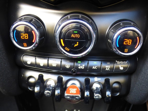 Used MINI Convertible 2016 for sale - 76030255: Photo 6