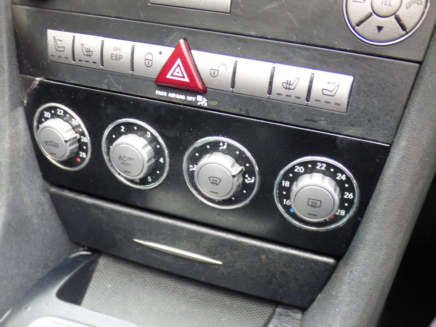 Used Mercedes-Benz SLK 2004 for sale - 77533719: Photo 10