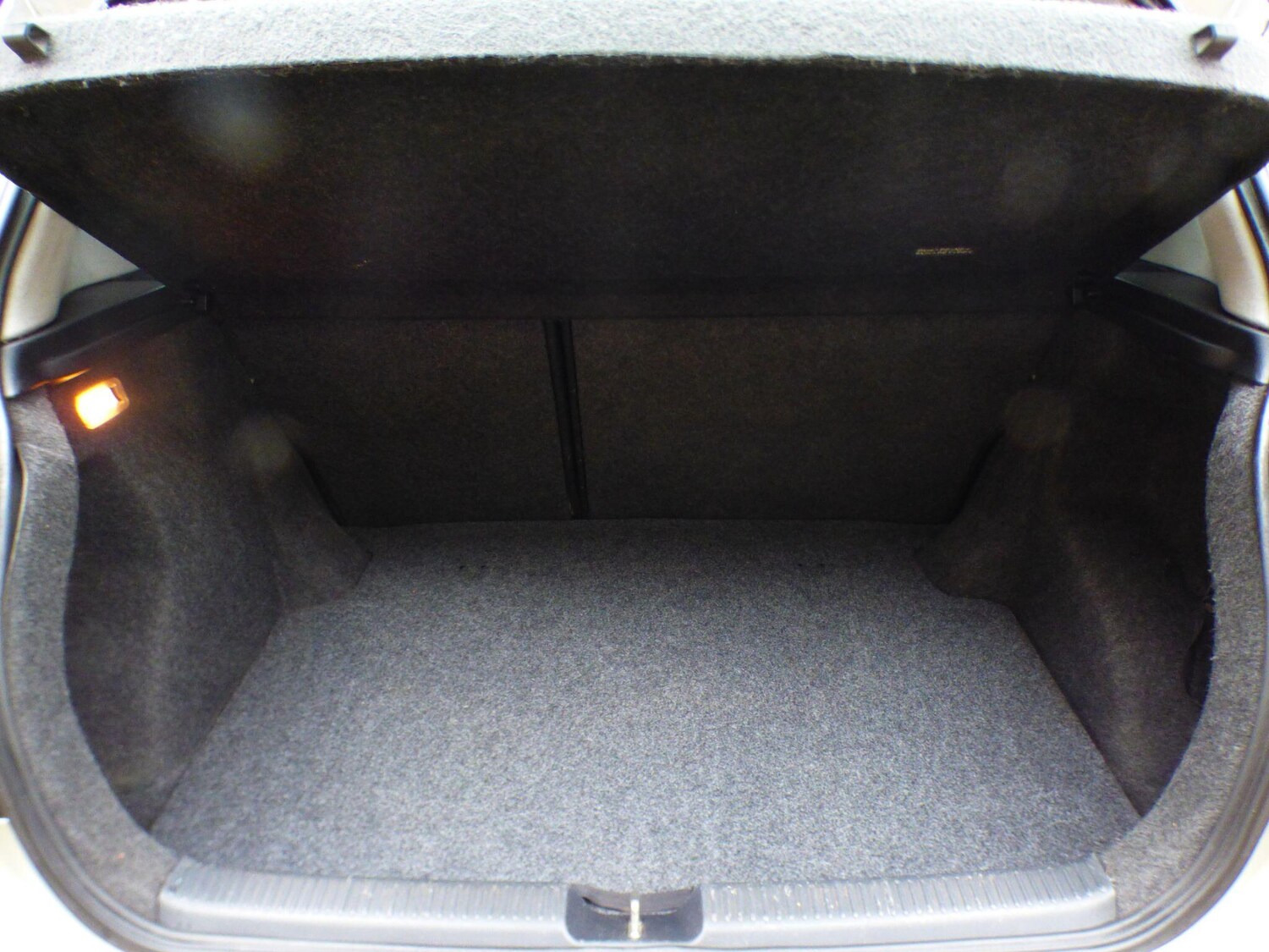 Used Toyota Corolla 2005 for sale - 77588688: Photo 19