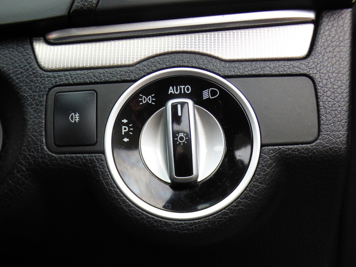 Used Mercedes-Benz E Class 2014 for sale - 76429519: Photo 29