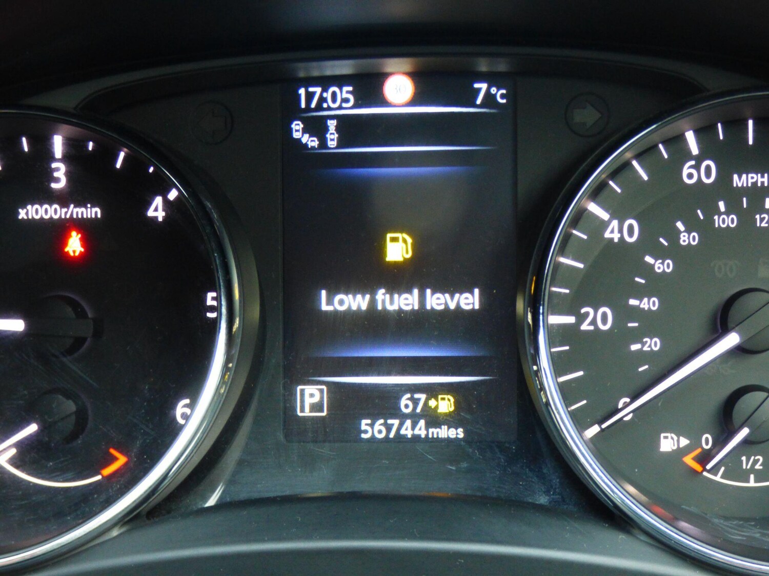 Used Nissan Qashqai 2017 for sale - 77919126: Photo 30