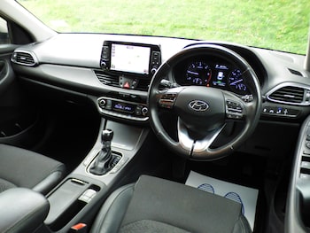 Used Hyundai i30 2018 for sale - 76236917: Photo