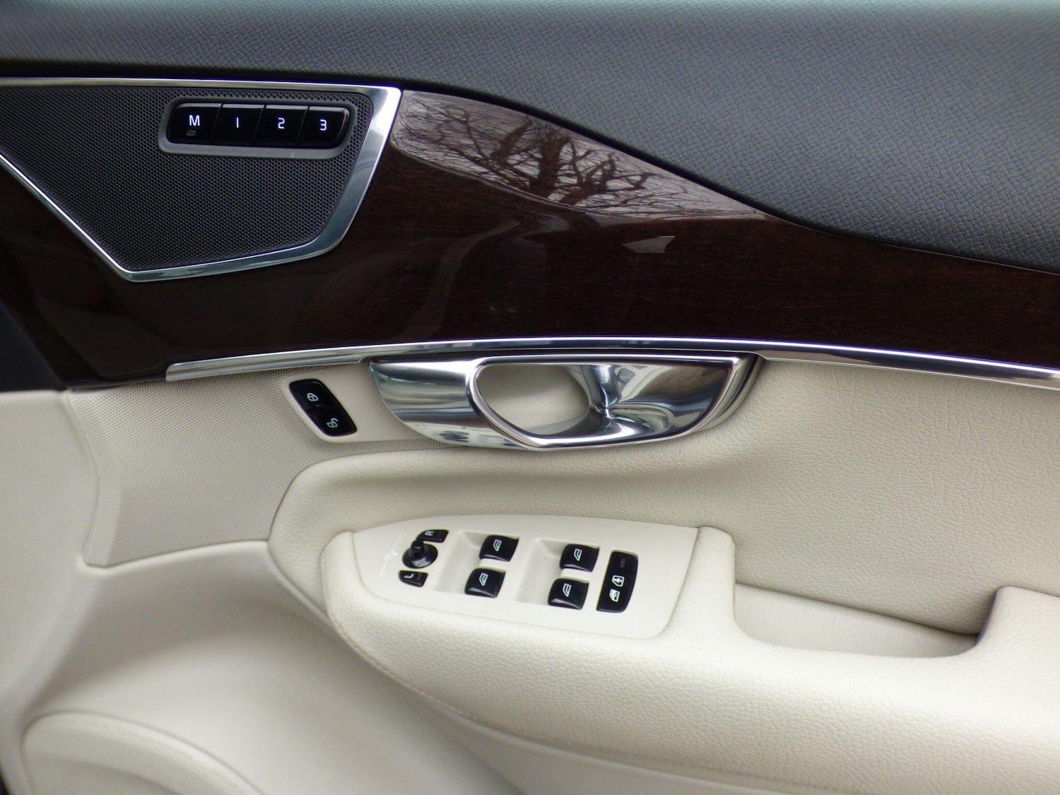 Used Volvo XC90 2015 for sale - 77779421: Photo 30