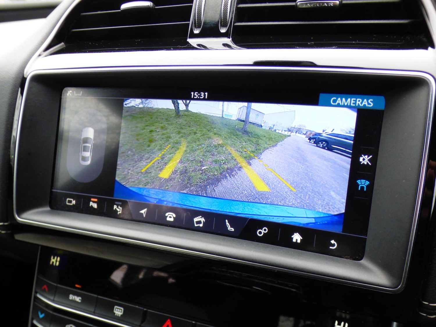 Used Jaguar XE 2019 for sale - 78011872: Photo 6