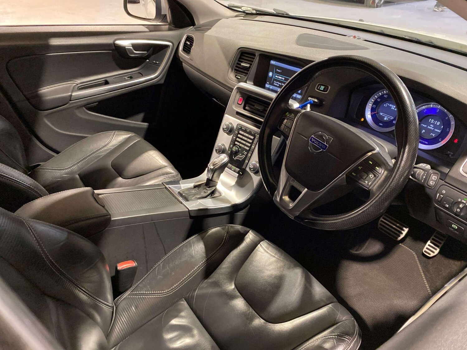 Used Volvo V60 2013 for sale - 77450936: Photo 21