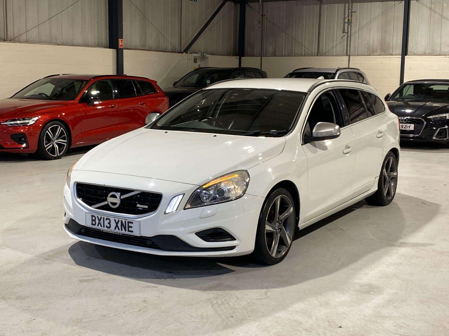 Used Volvo V60 2013 for sale - 77450936: Photo 9