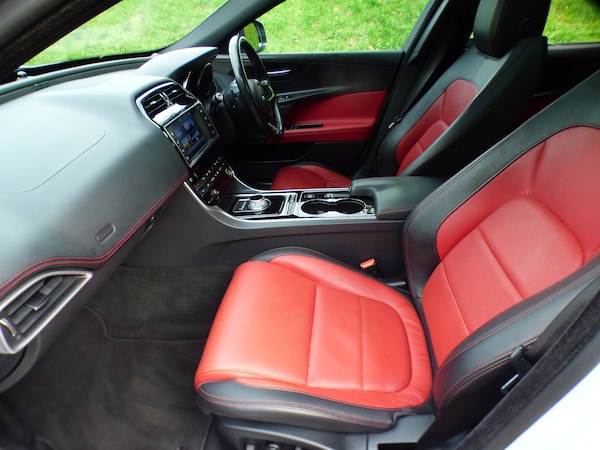 Used Jaguar XE 2015 for sale - 76224983: Photo 27
