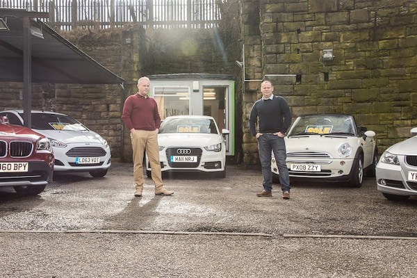 Used Jaguar XE 2015 for sale - 76224983: Photo 2