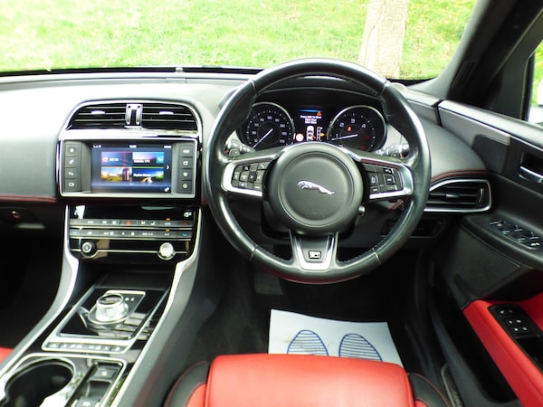 Used Jaguar XE 2015 for sale - 76224983: Photo 37