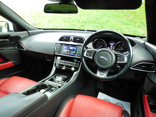 Used Jaguar XE 2015 for sale - 76224983: Photo 40
