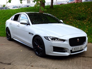 Used Jaguar XE 2015 for sale - 76224983: Photo 4
