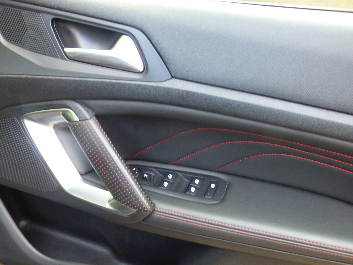 Used Peugeot 308 2016 for sale - 77557316: Photo 22