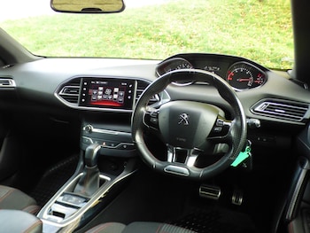 Used Peugeot 308 2016 for sale - 77557316: Photo