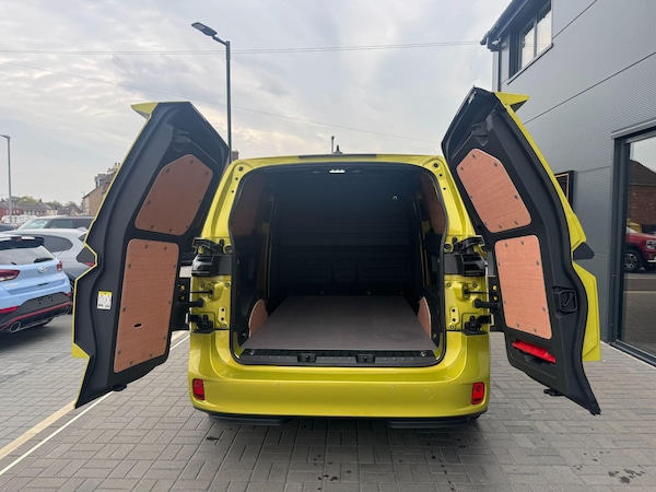 Used Volkswagen ID. Buzz Cargo 2025 for sale - 76152342: Photo 13