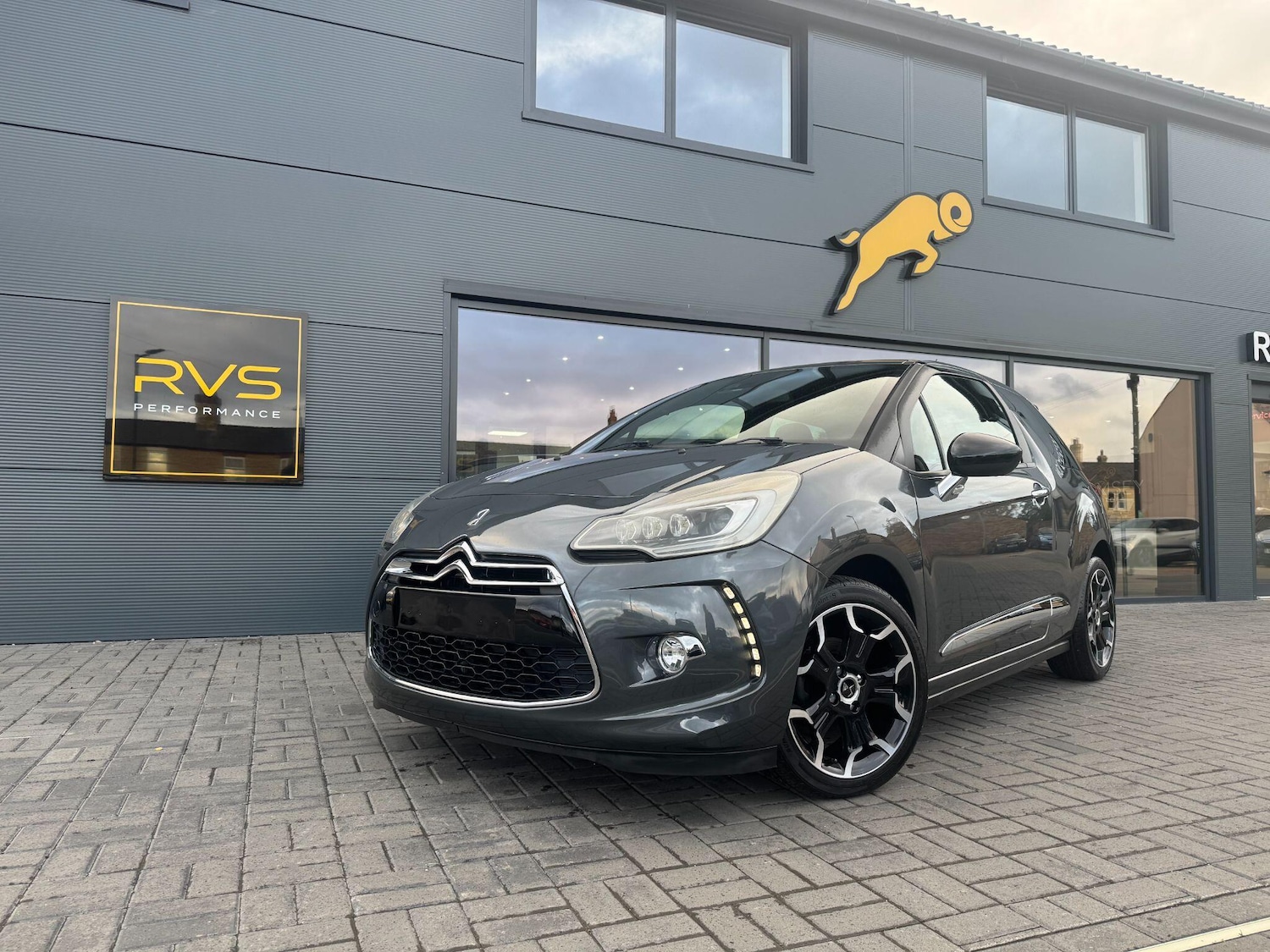 Used DS Automobiles DS 3 2015 for sale - 76337759: Photo 1