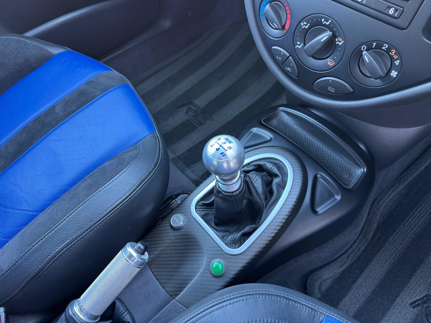 Used Ford Focus 2003 for sale - 76389254: Photo 12