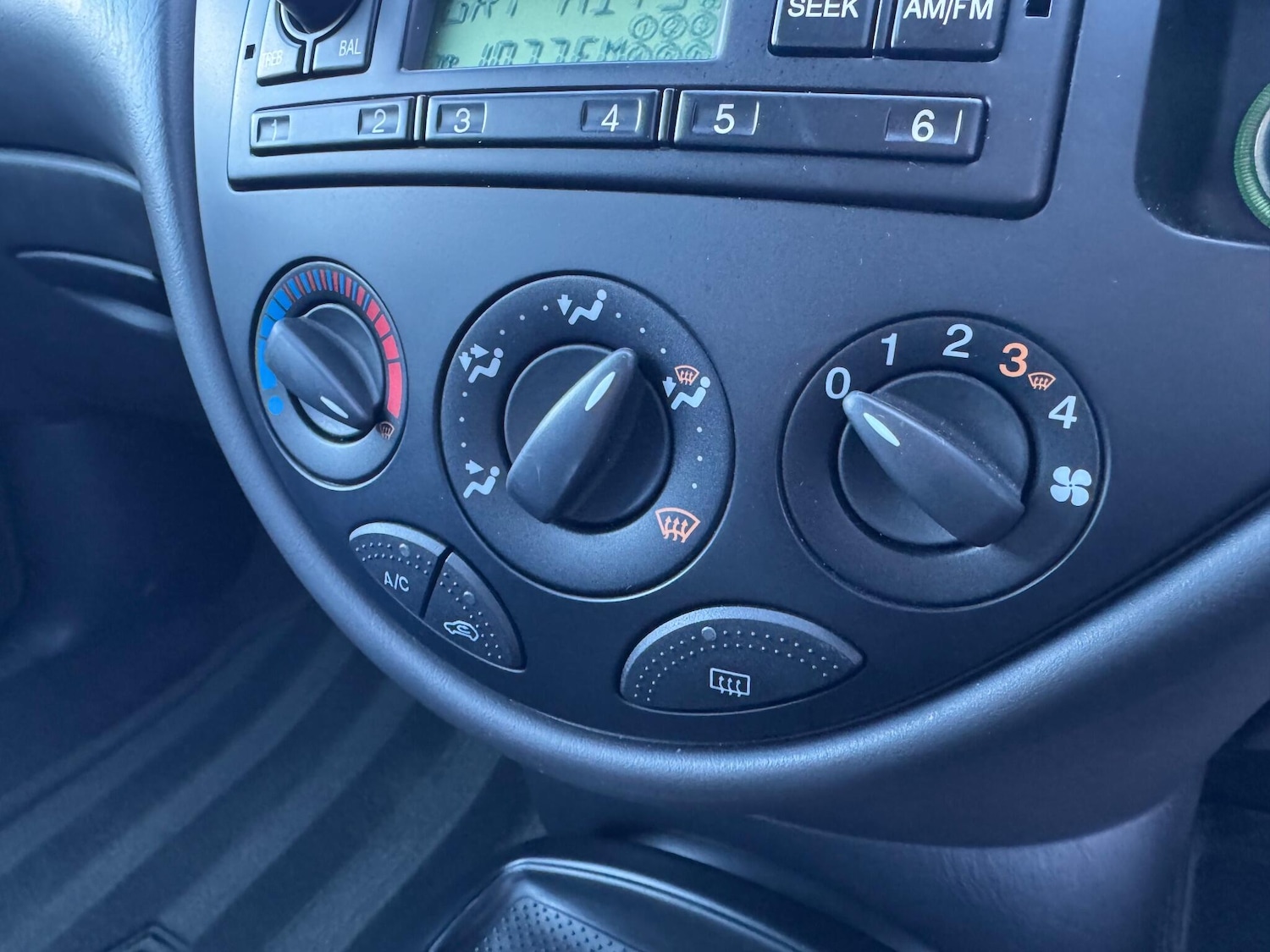 Used Ford Focus 2003 for sale - 76389254: Photo 18