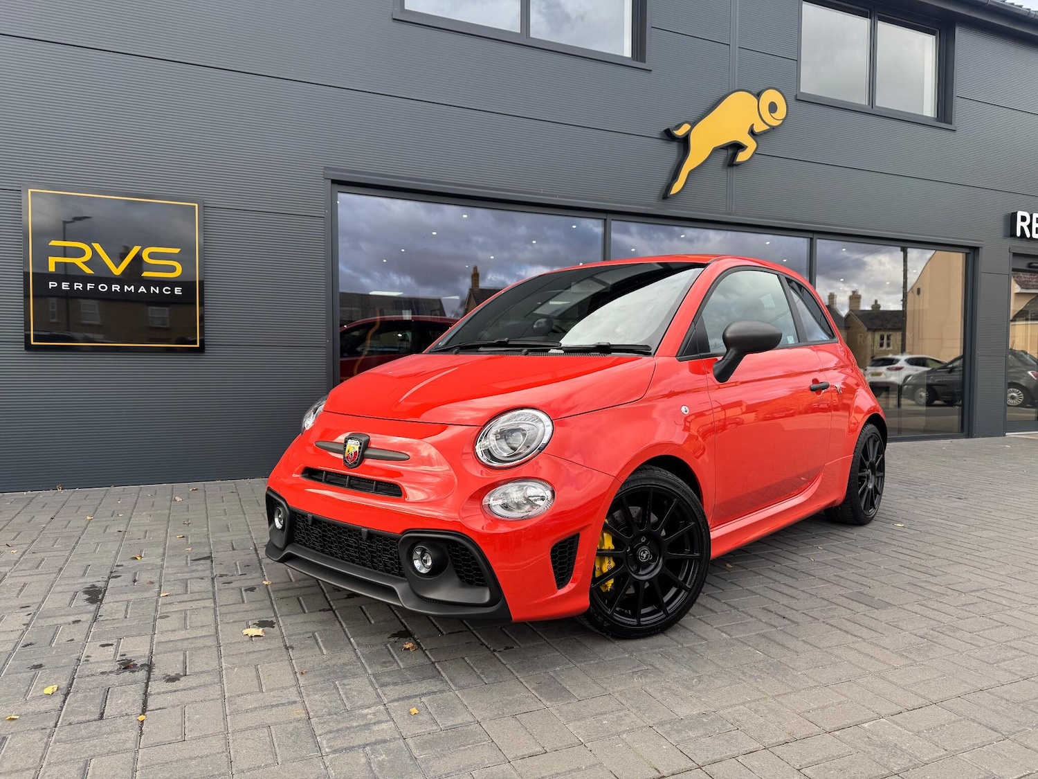 Used Abarth 695 2024 for sale - 76398234: Photo 1