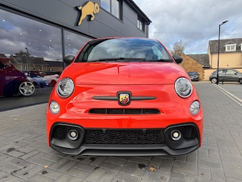 Used Abarth 695 2024 for sale - 76398234: Photo