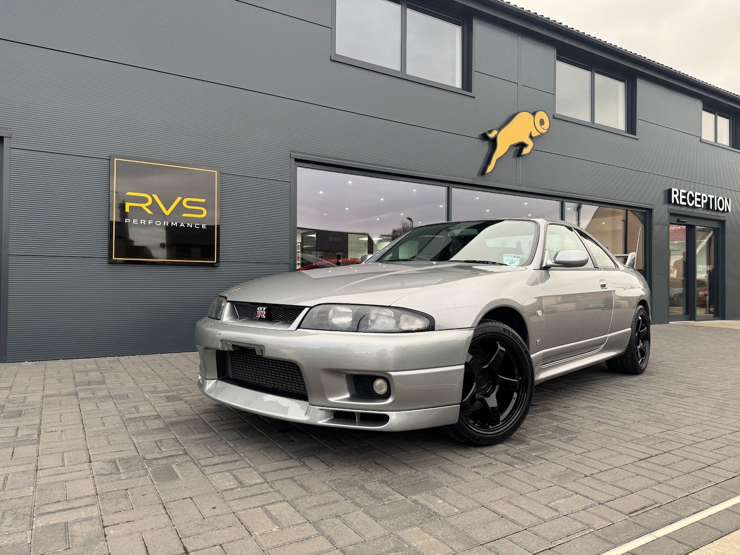 Used Nissan Skyline 2000 for sale - 76513074: Photo 3