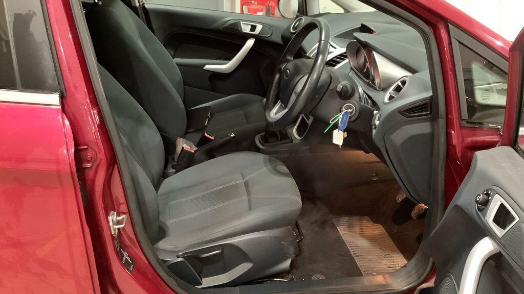 Used Ford Fiesta 2012 for sale - 76742908: Photo 2