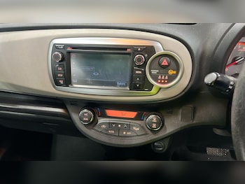 Used Toyota Yaris 2012 for sale - 78375486: Photo