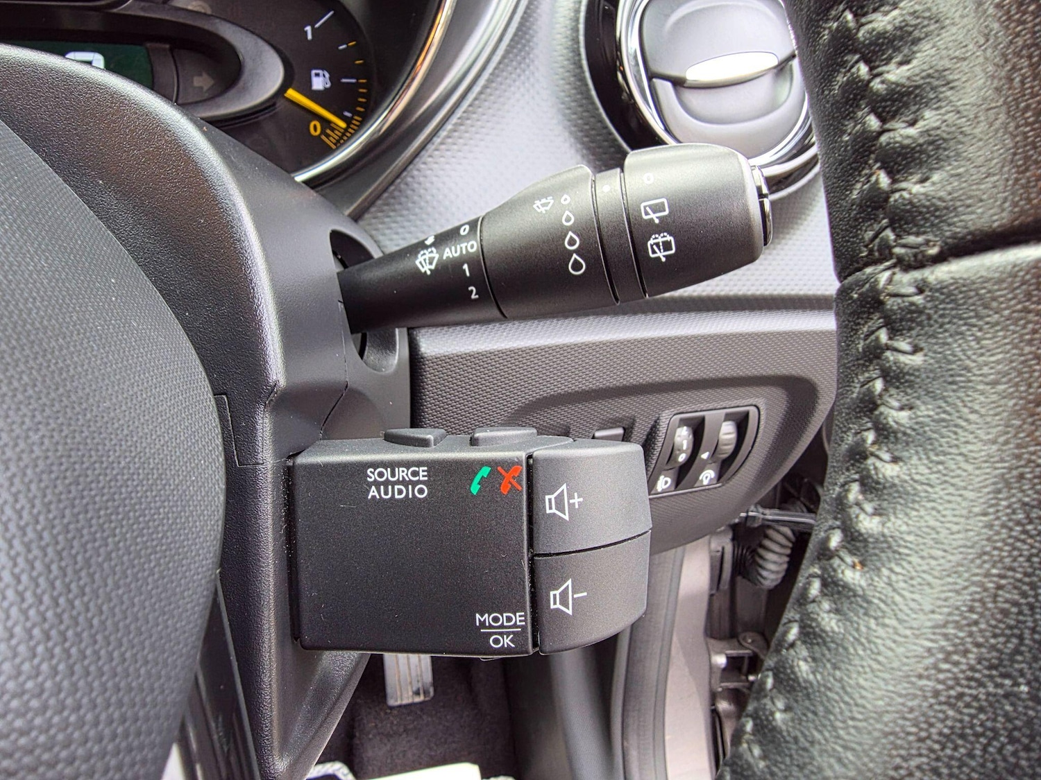 Used Renault Captur for sale - 76702200: Photo 37