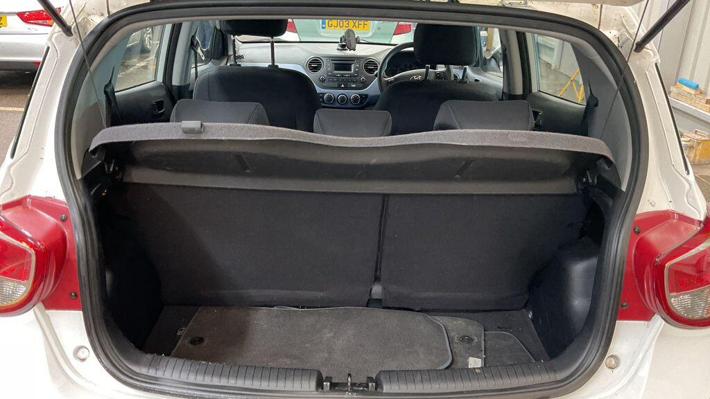 Used Hyundai i10 2014 for sale - 77215177: Photo 9