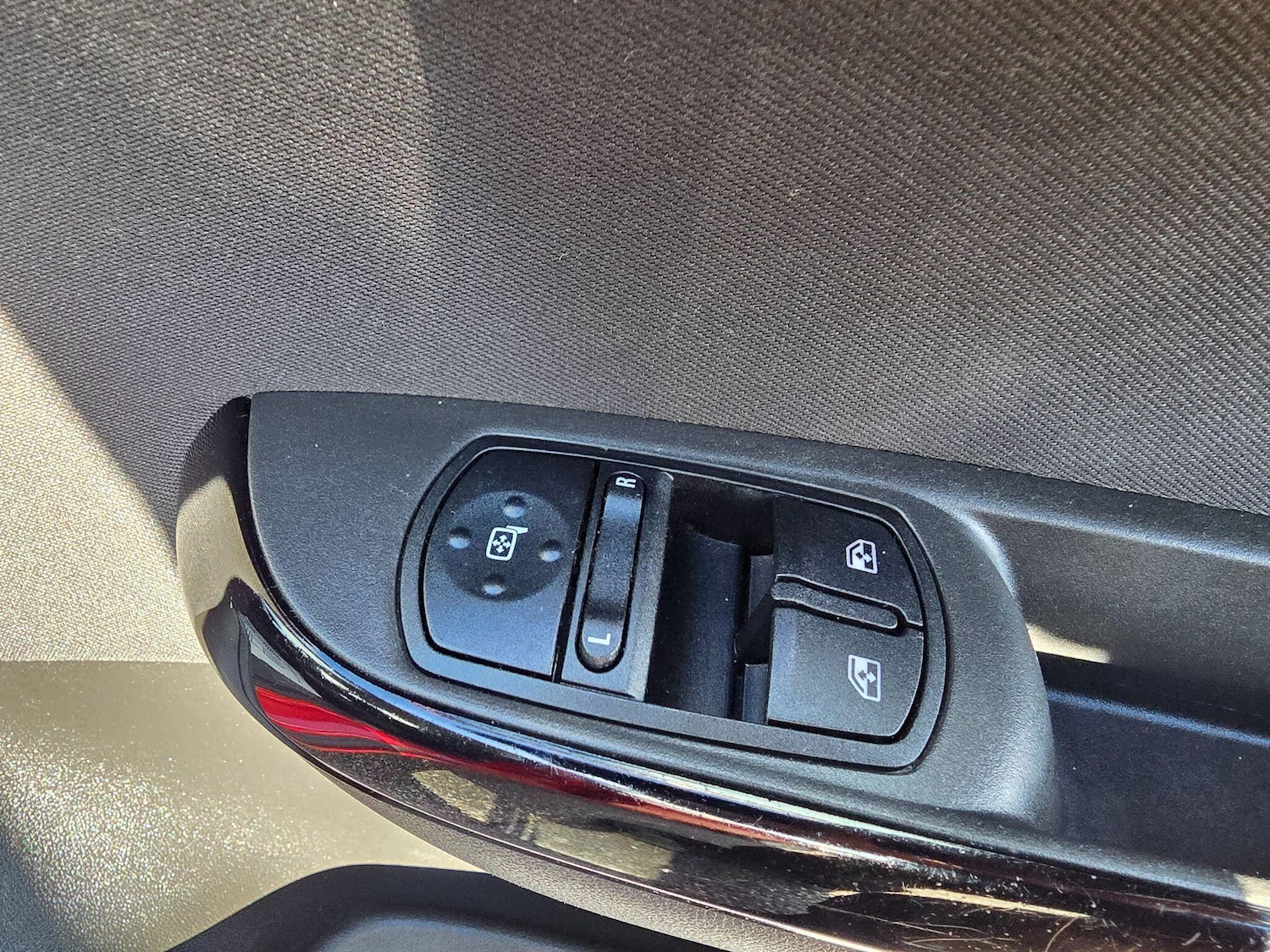 Used Vauxhall Corsa 2015 for sale - 77637571: Photo 18