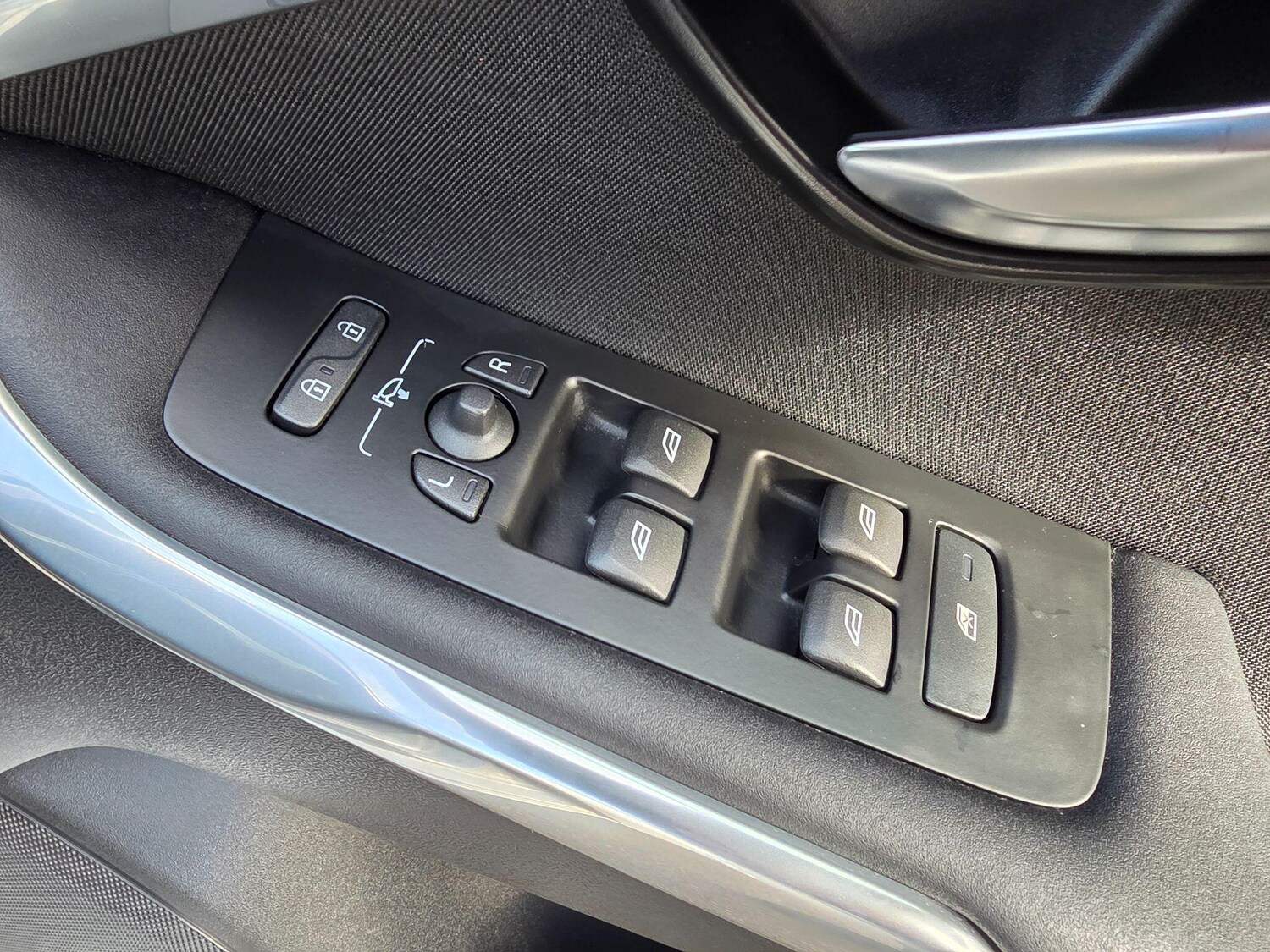 Used Volvo V40 2013 for sale - 77426104: Photo 21