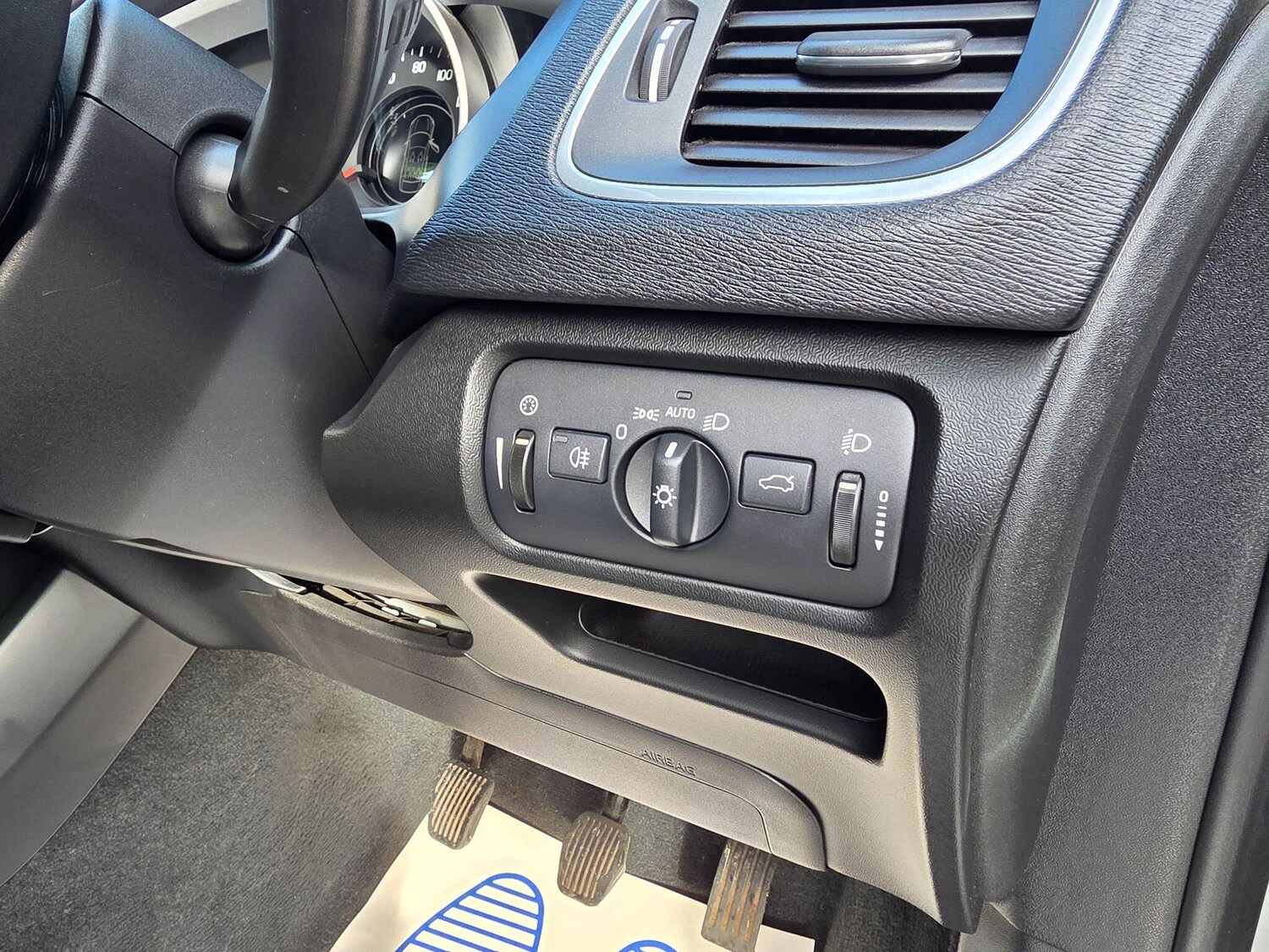 Used Volvo V40 2013 for sale - 77426104: Photo 22