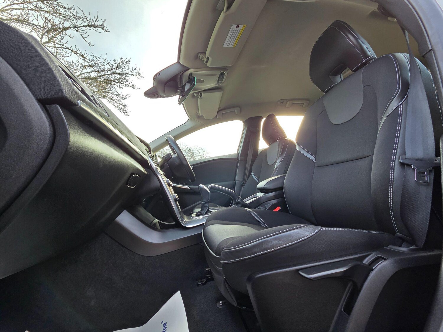 Used Volvo V40 2013 for sale - 77426104: Photo 25