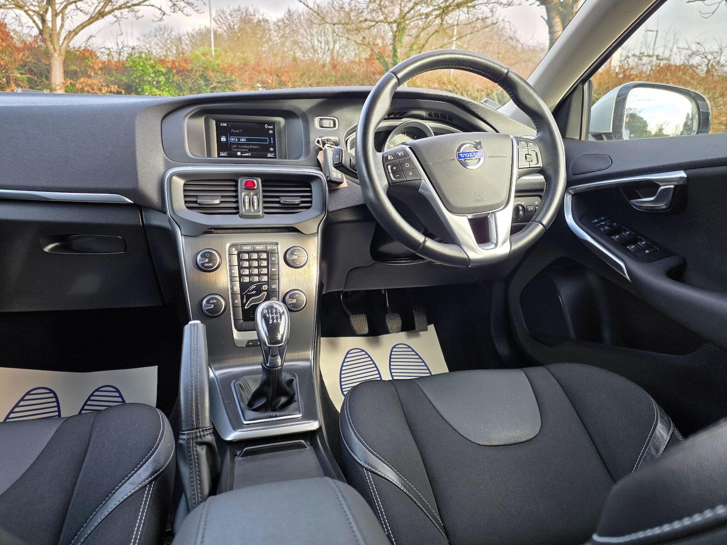 Used Volvo V40 2013 for sale - 77426104: Photo 26