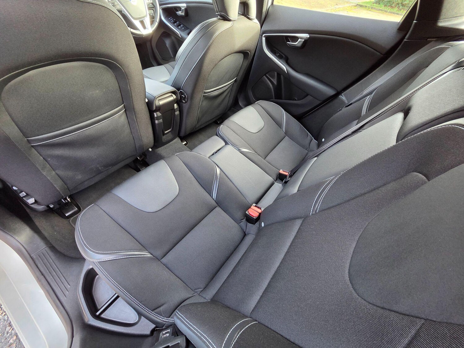 Used Volvo V40 2013 for sale - 77426104: Photo 27