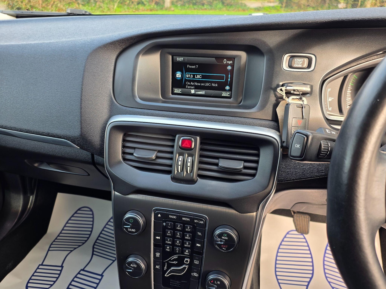 Used Volvo V40 2013 for sale - 77426104: Photo 34