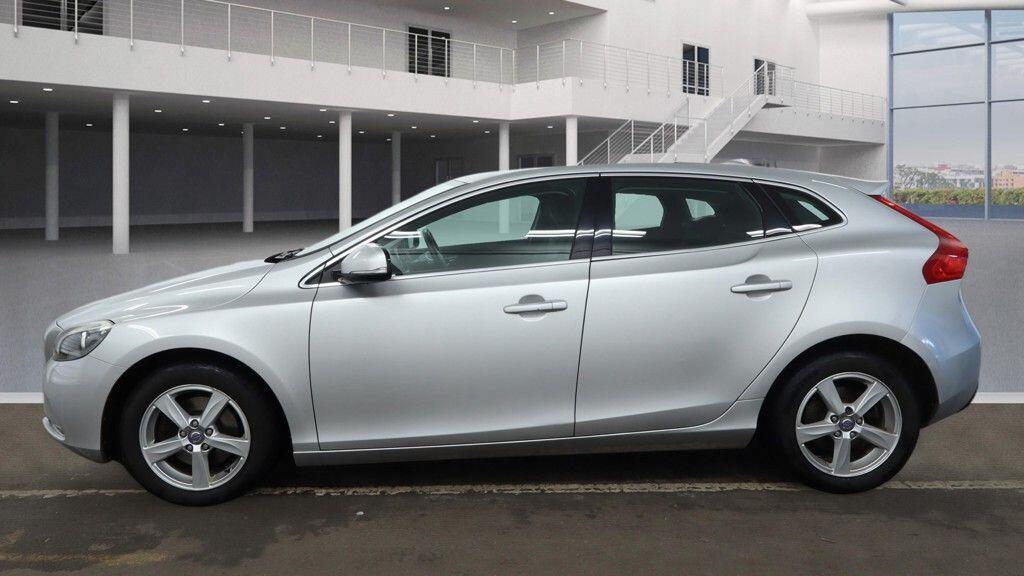 Used Volvo V40 2013 for sale - 77426104: Photo 8